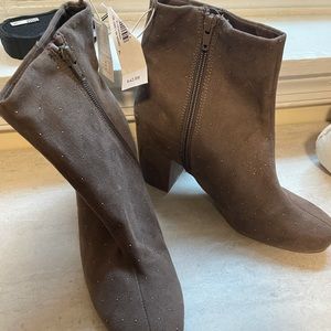 Unworn Old Navy Booties